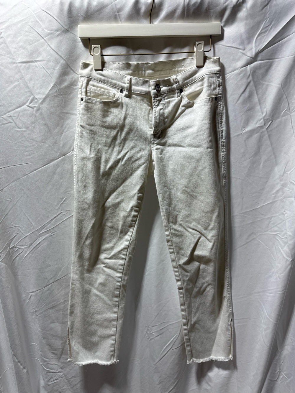 J. McLaughlin White Cropped Ankle Jeans